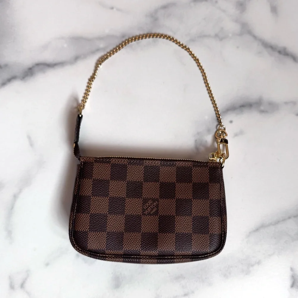 Louis Vuitton Mini Pochette - Picture 2 of 10
